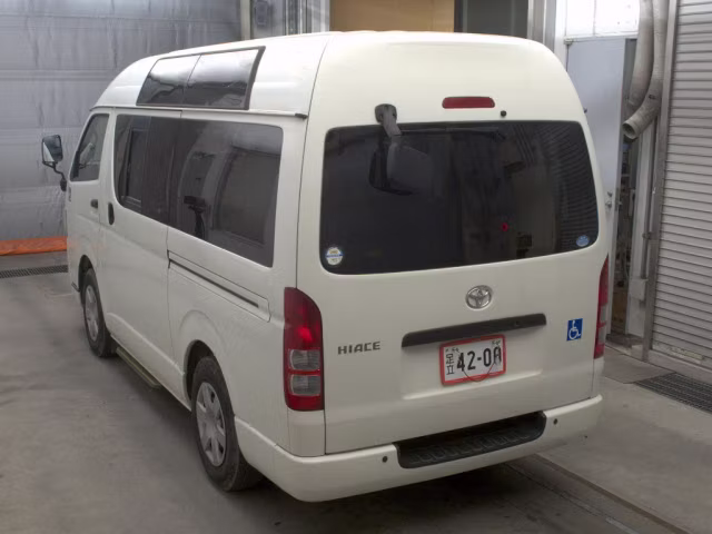 TOYOTA REGIUS ACE