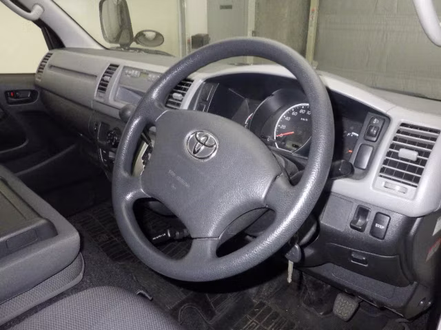 TOYOTA REGIUS ACE