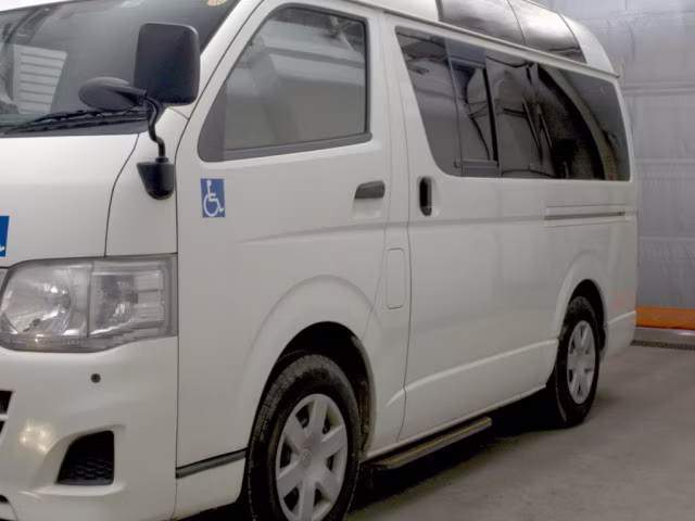 TOYOTA REGIUS ACE