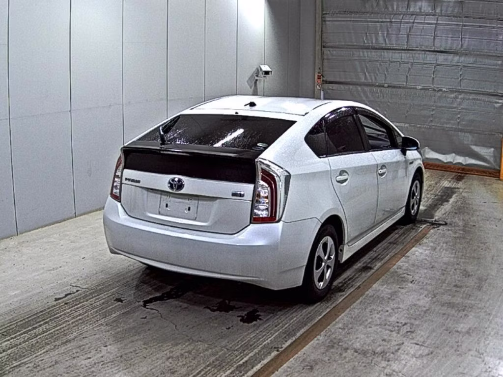TOYOTA PRIUS