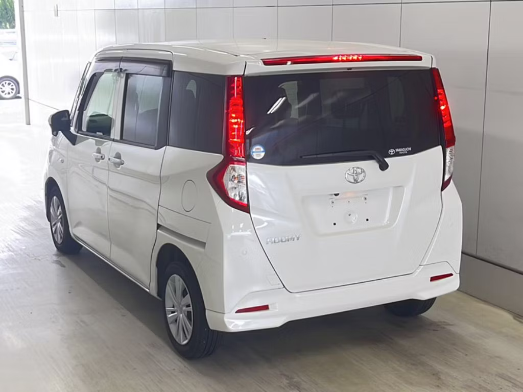 TOYOTA ROOMY
