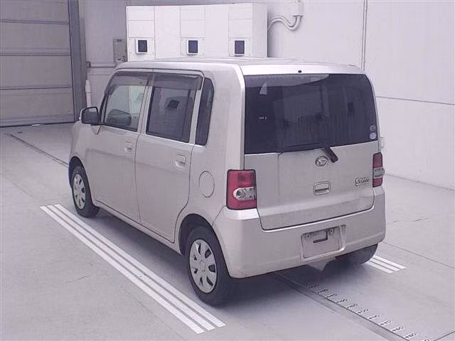 DAIHATSU MOVE CONTE