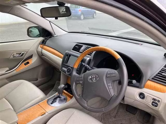TOYOTA PREMIO