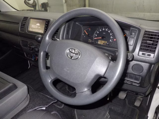 TOYOTA REGIUS ACE