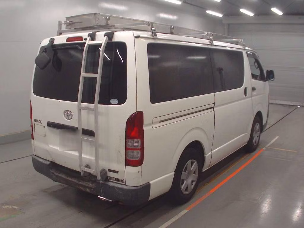 TOYOTA REGIUS ACE