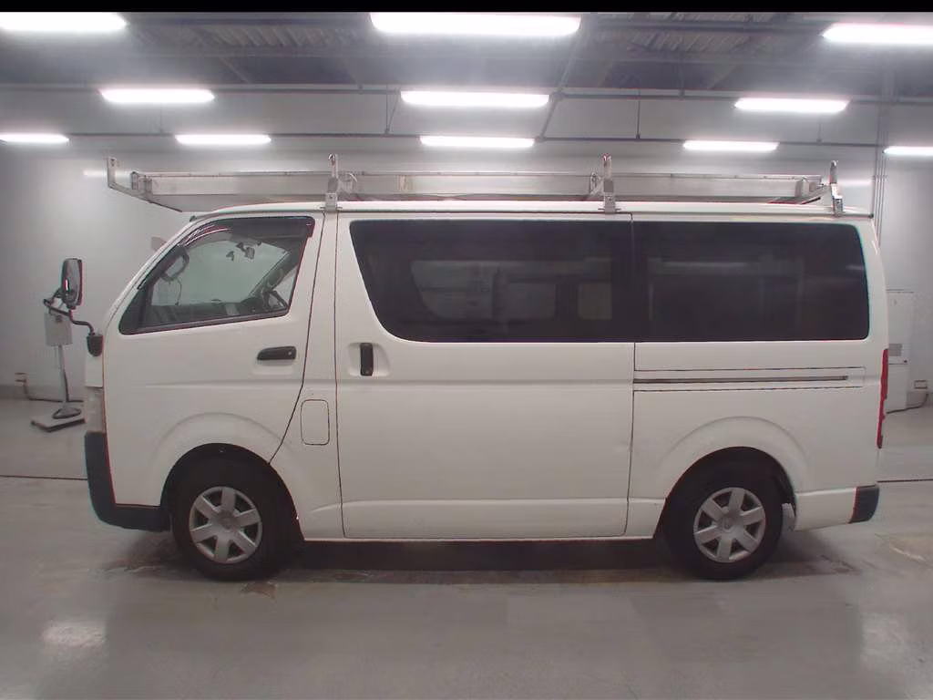 TOYOTA REGIUS ACE