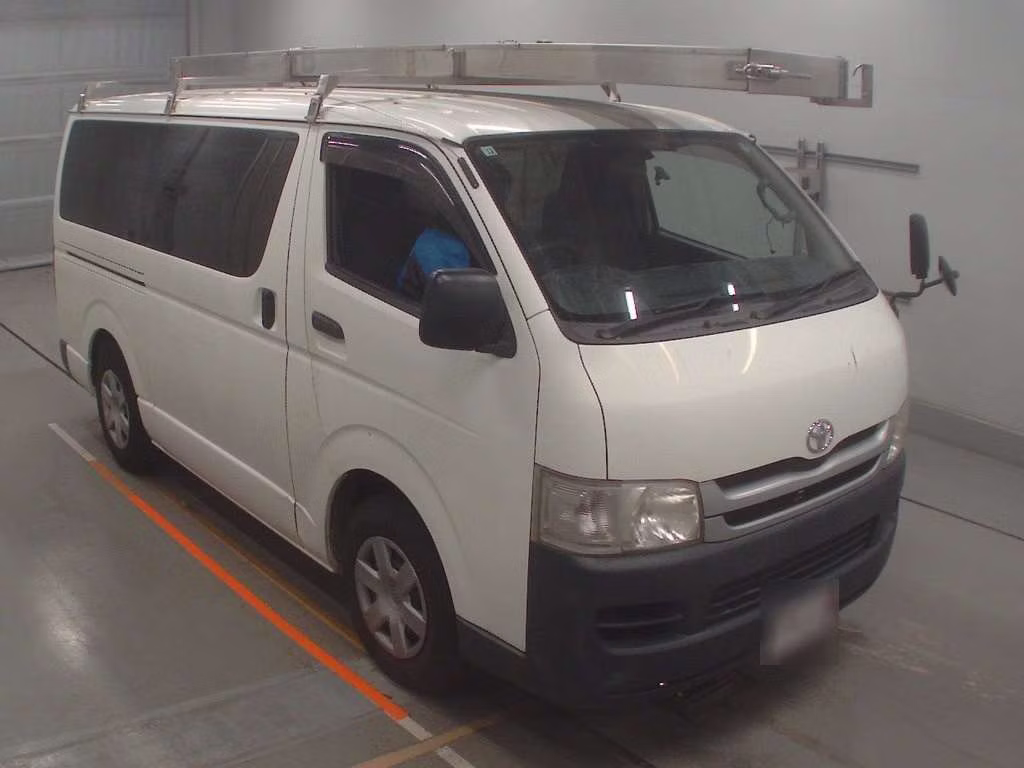 TOYOTA REGIUS ACE