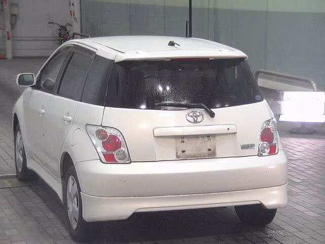 TOYOTA IST