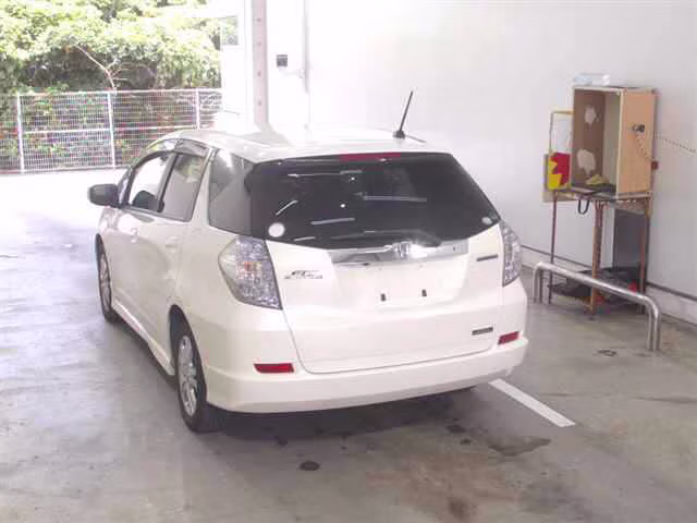 HONDA FIT SHUTTLE