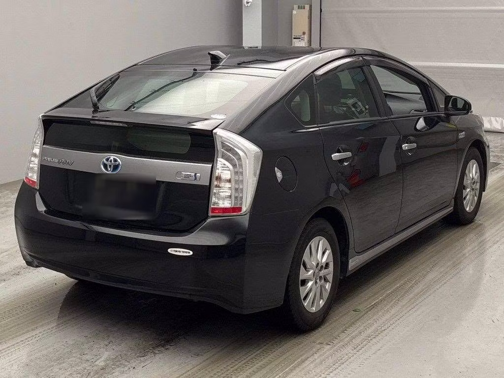 TOYOTA PRIUS PHV