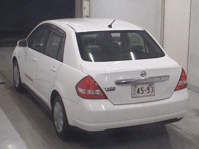 NISSAN TIIDA LATIO