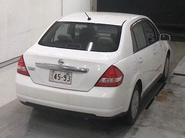 NISSAN TIIDA LATIO