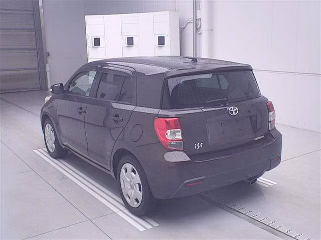 TOYOTA IST