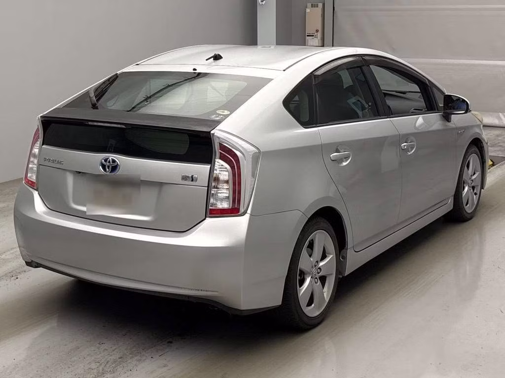 TOYOTA PRIUS