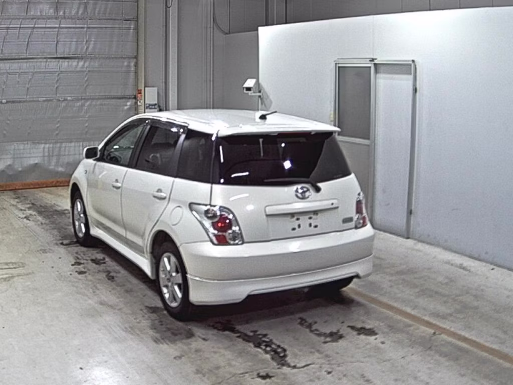 TOYOTA IST