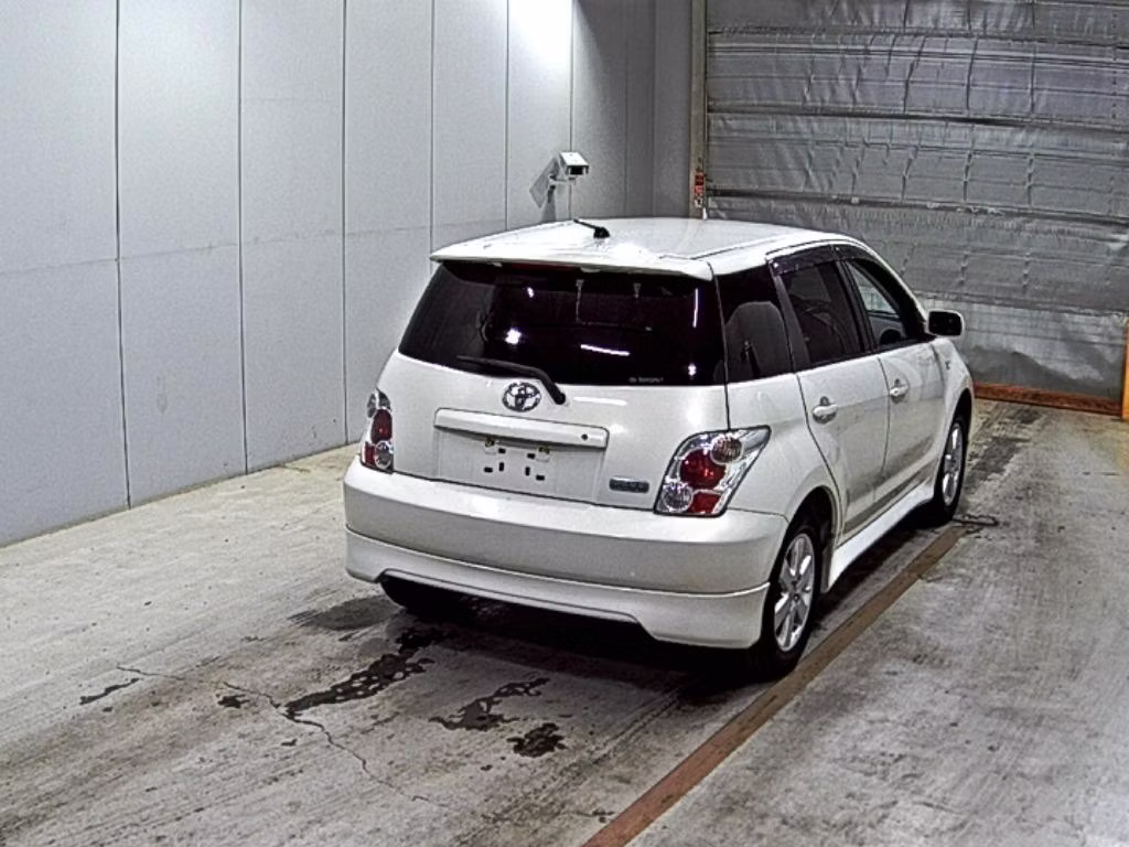 TOYOTA IST