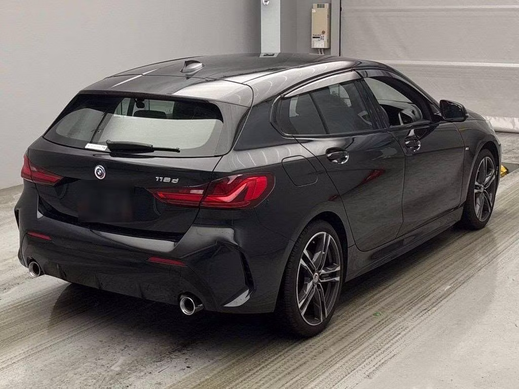 BMW 1-SERIES