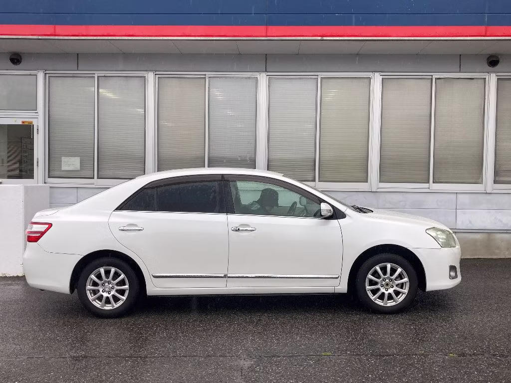 TOYOTA PREMIO