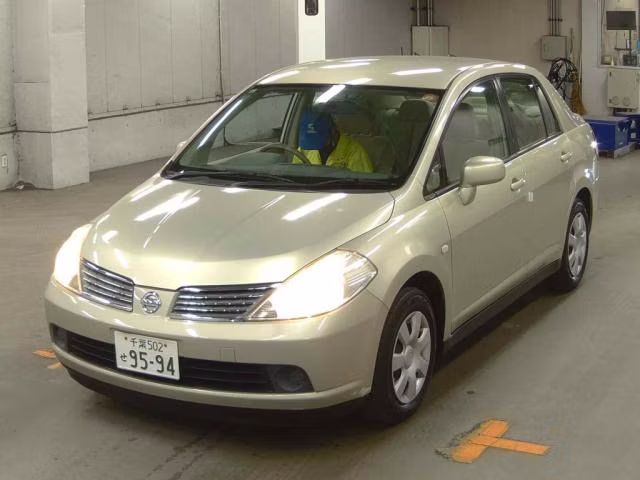 NISSAN TIIDA LATIO
