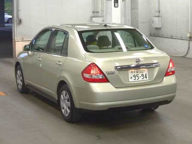 NISSAN TIIDA LATIO