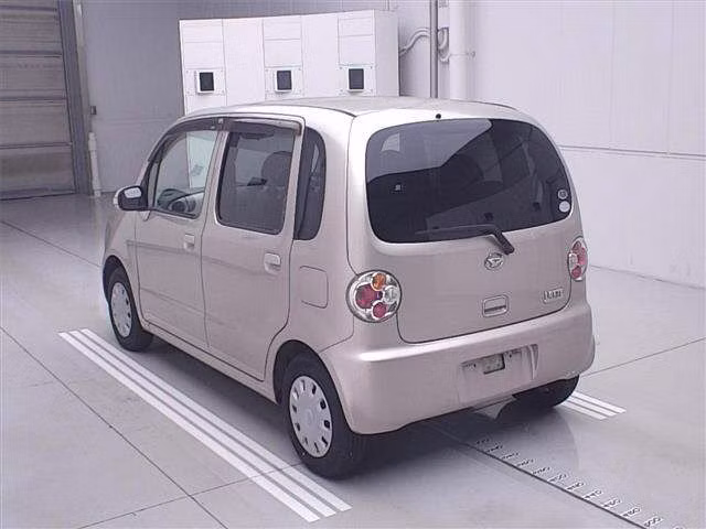 DAIHATSU MOVE LATTE