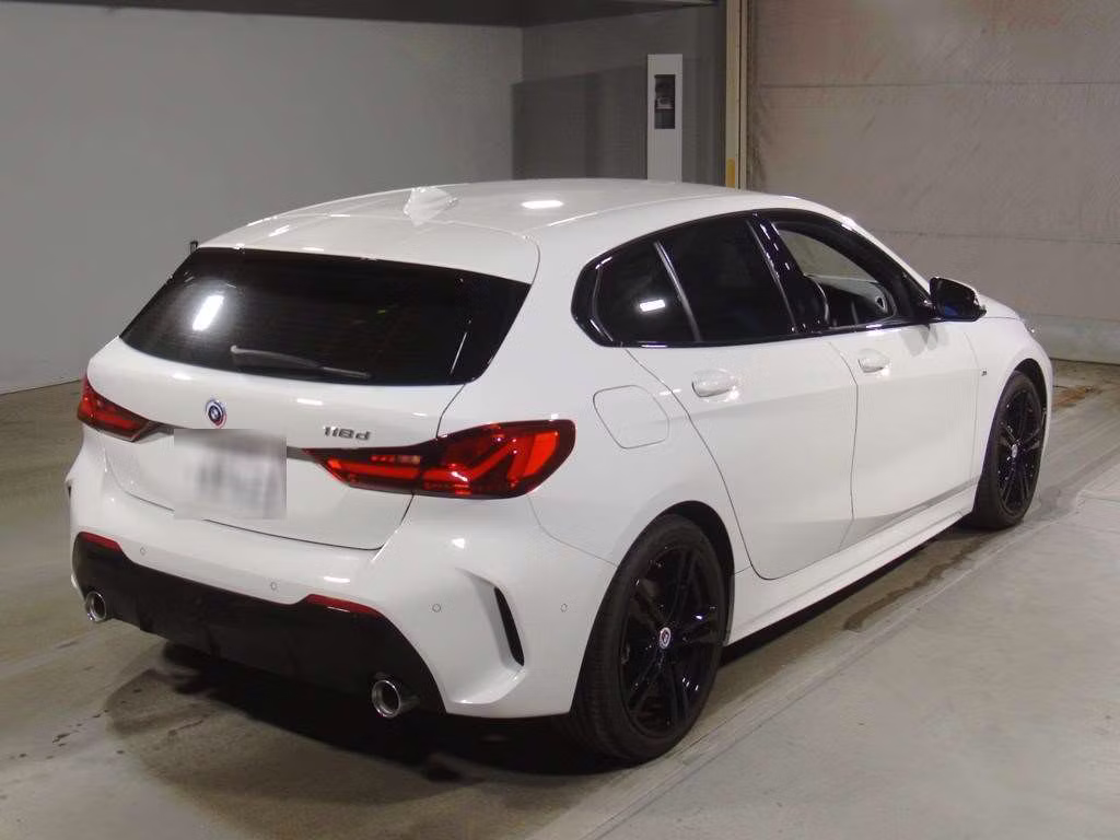 BMW 1-SERIES