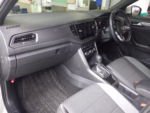 VOLKSWAGEN T-ROC