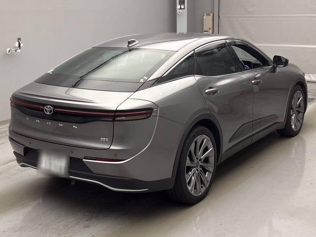 TOYOTA CROWN