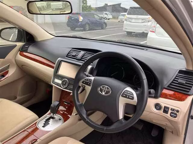 TOYOTA PREMIO