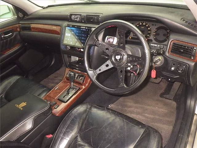 TOYOTA CROWN