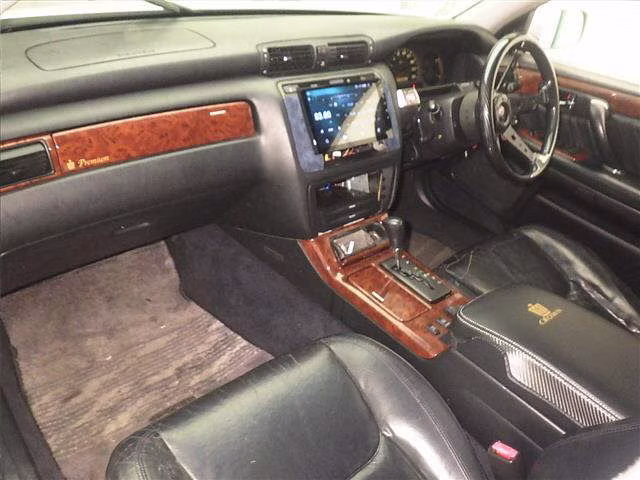 TOYOTA CROWN