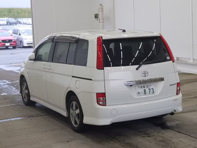 TOYOTA ISIS