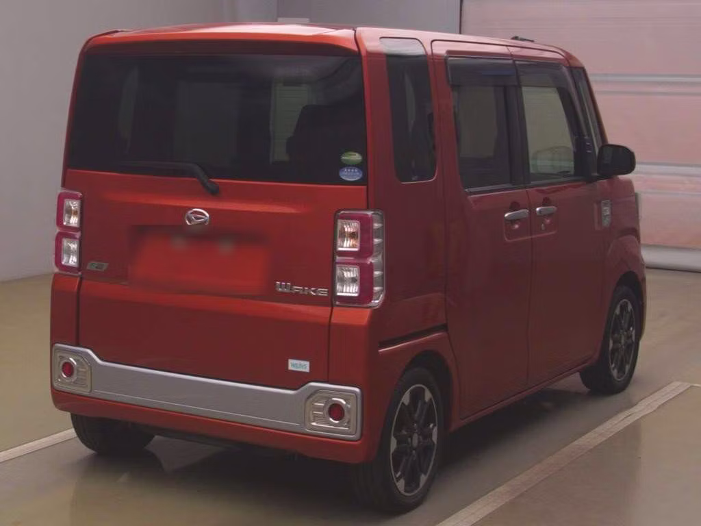 DAIHATSU WAKE
