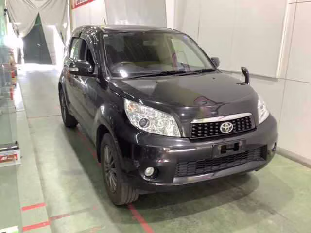 TOYOTA RUSH