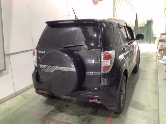 TOYOTA RUSH