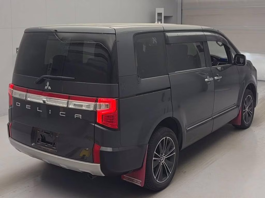 MITSUBISHI DELICA D:5