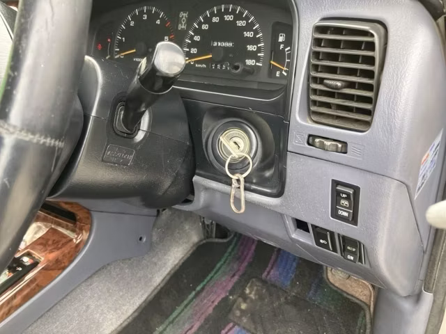 TOYOTA HILUX SURF