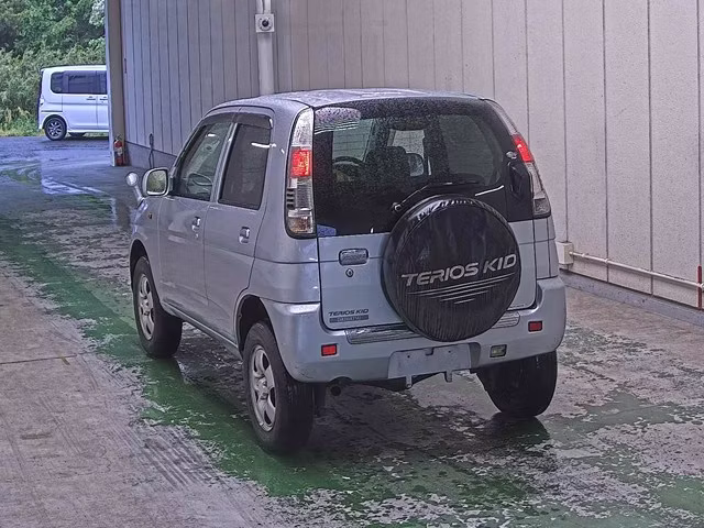 DAIHATSU TERIOS KID