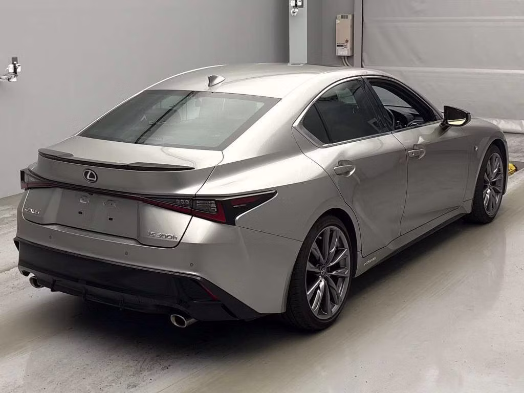 LEXUS IS300H