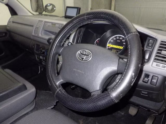 TOYOTA REGIUS ACE