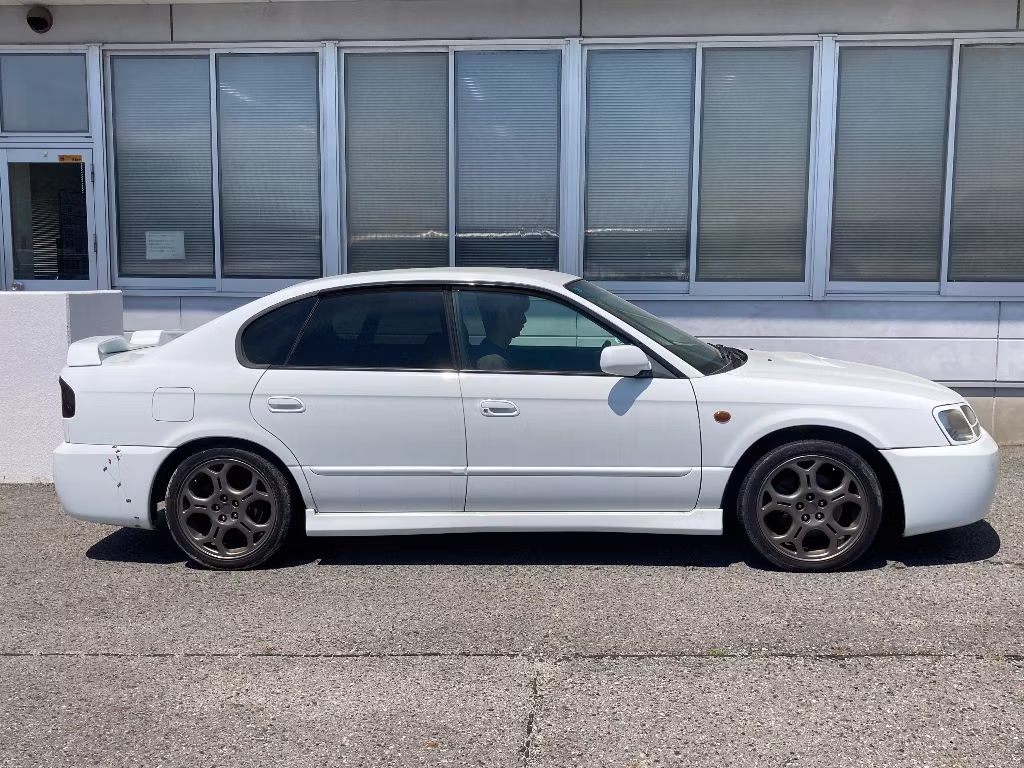 SUBARU LEGACY B4