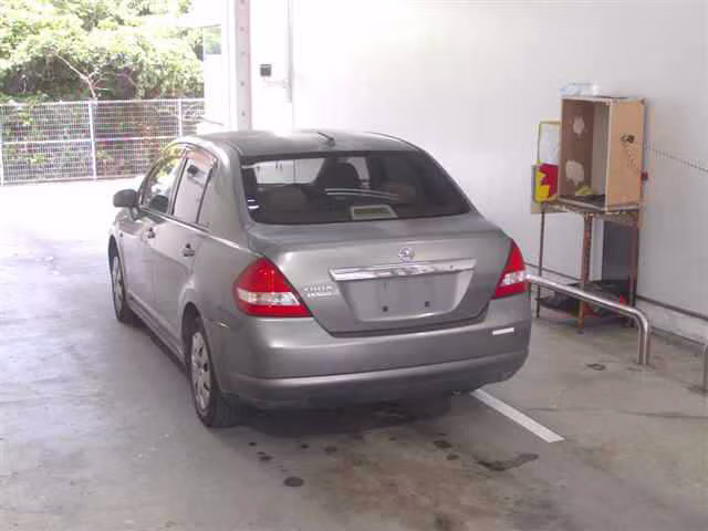 NISSAN TIIDA LATIO