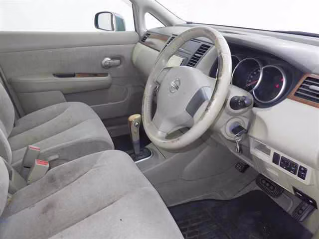 NISSAN TIIDA LATIO