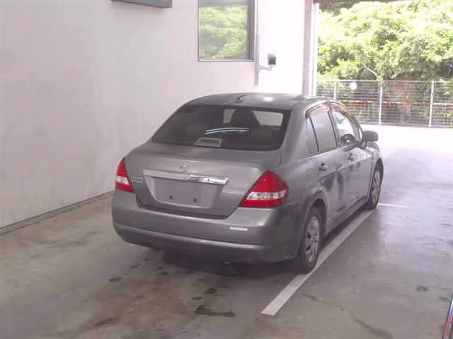 NISSAN TIIDA LATIO