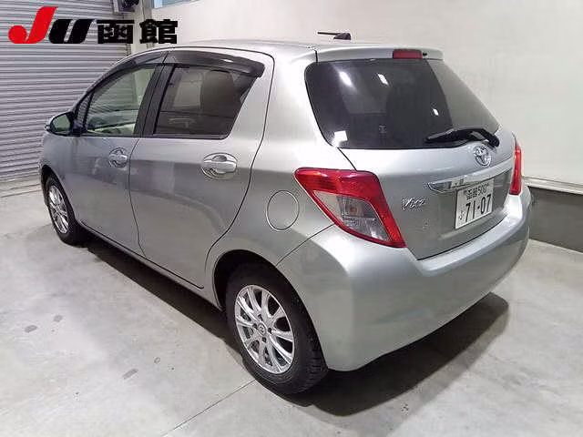 TOYOTA VITZ