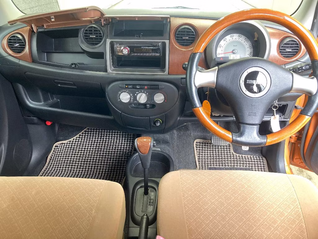 DAIHATSU MIRA GINO