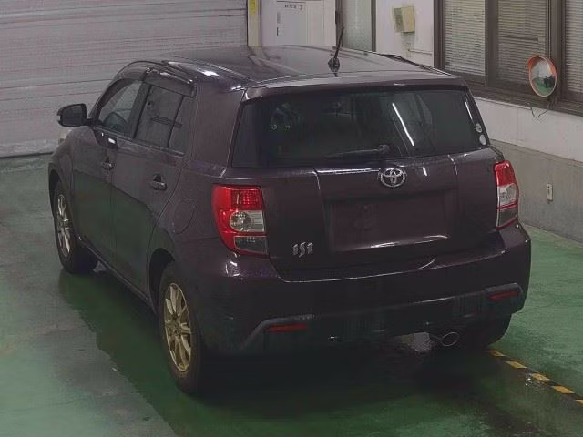 TOYOTA IST