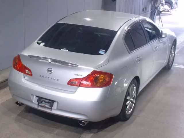 NISSAN SKYLINE