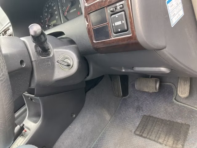TOYOTA CARINA