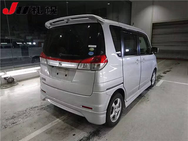 MITSUBISHI DELICA D:2